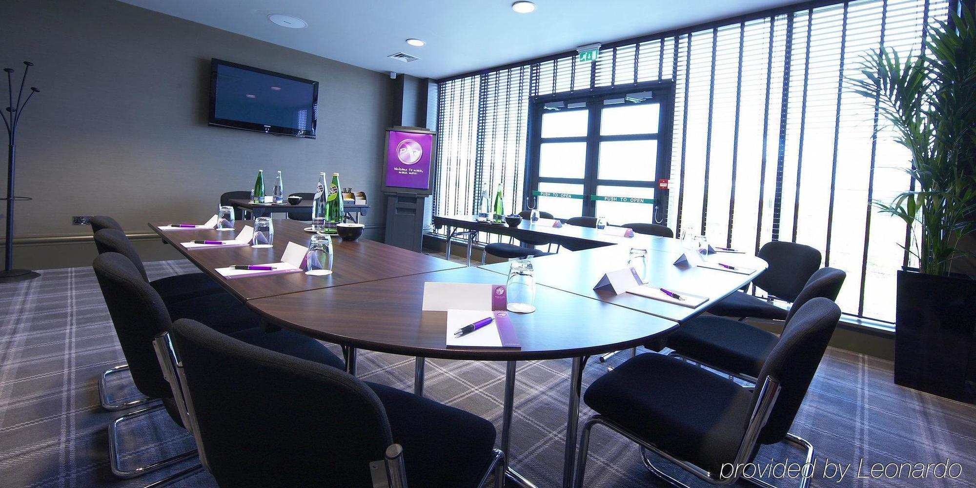 Village Hotel Manchester Ashton ภายนอก รูปภาพ
