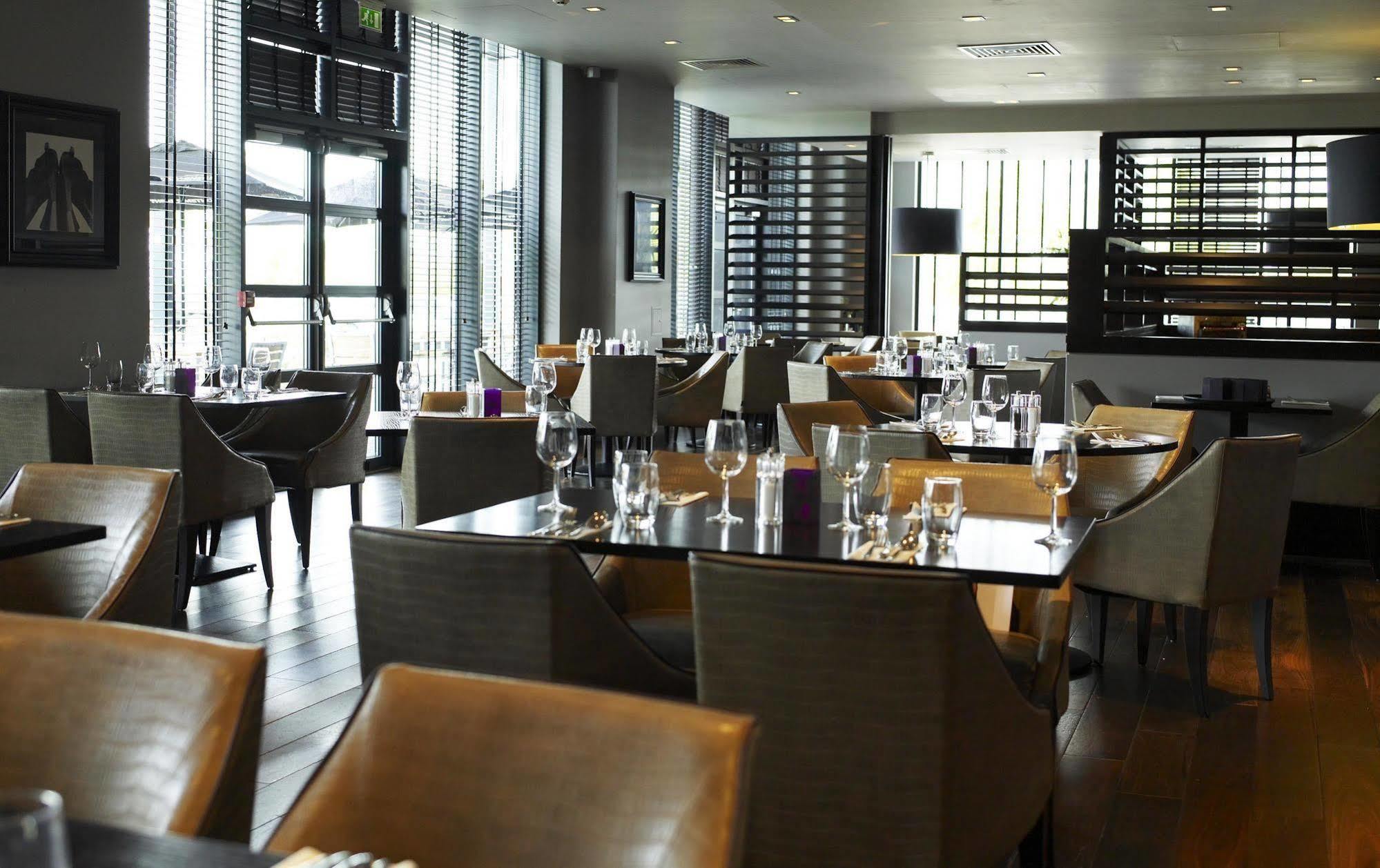 Village Hotel Manchester Ashton ภายนอก รูปภาพ