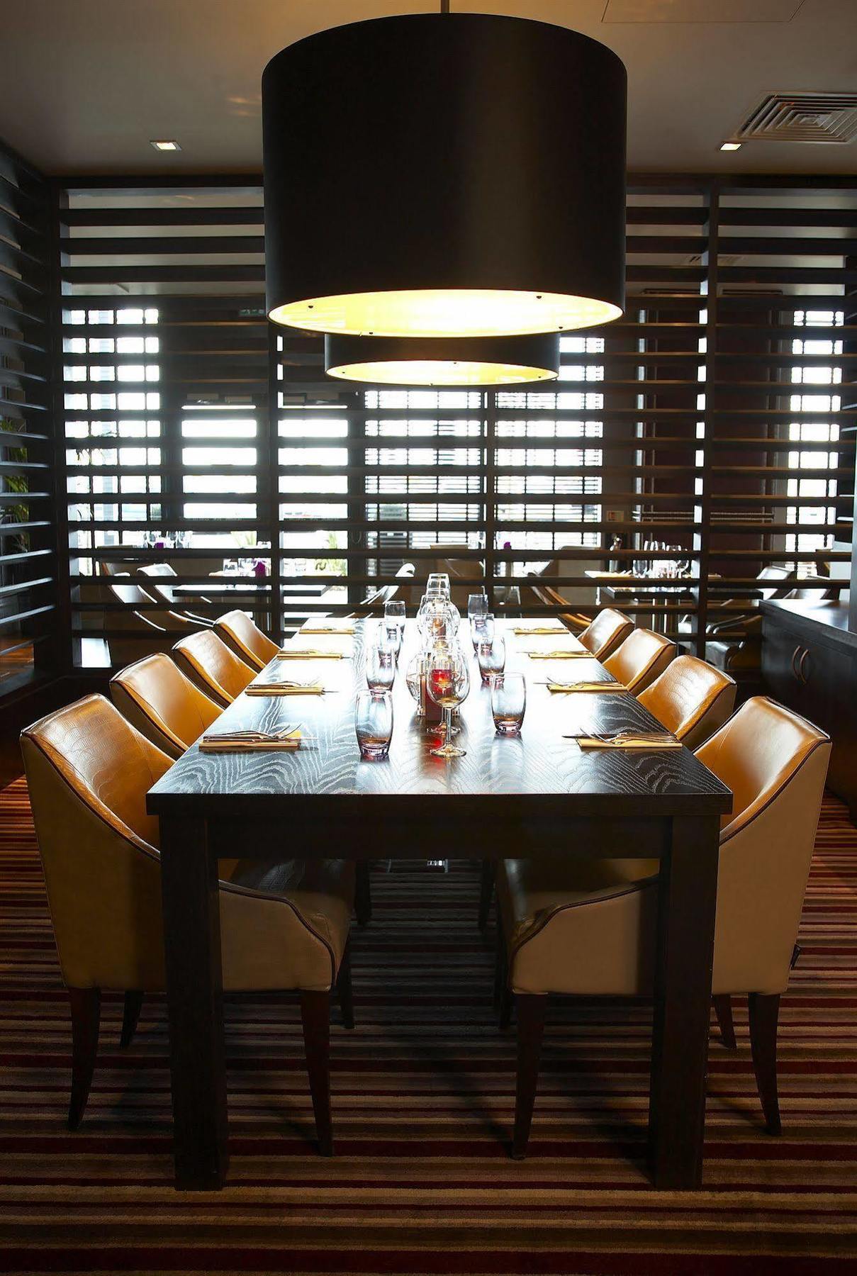 Village Hotel Manchester Ashton ภายนอก รูปภาพ
